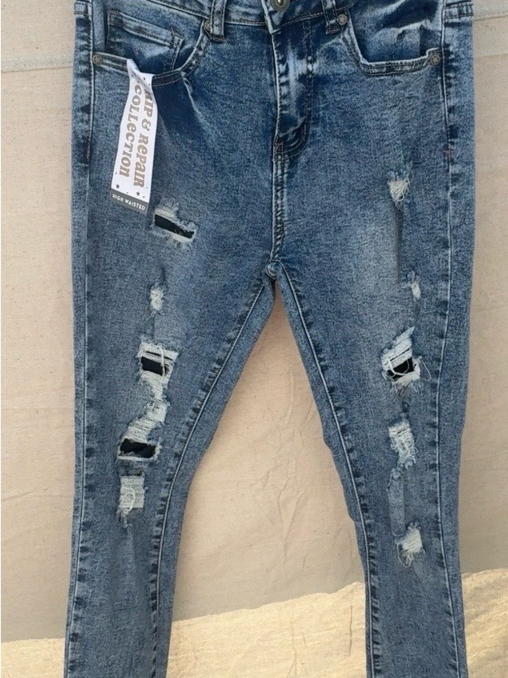 Celebrity Ace NWT Distressed Skinny Jeans Size 5/27 Juniors
